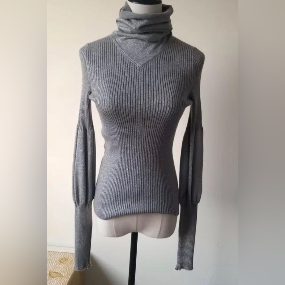 ❌SOLD❌Chanel Vintage 05AGrey silverCashmere  Shimmer Turtleneck Top/ Tunic Fr46